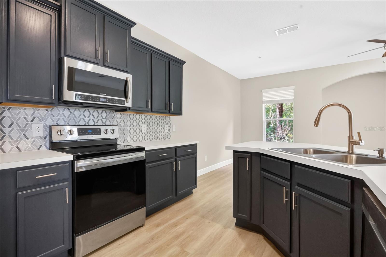 TUCKER OAKS - Residential