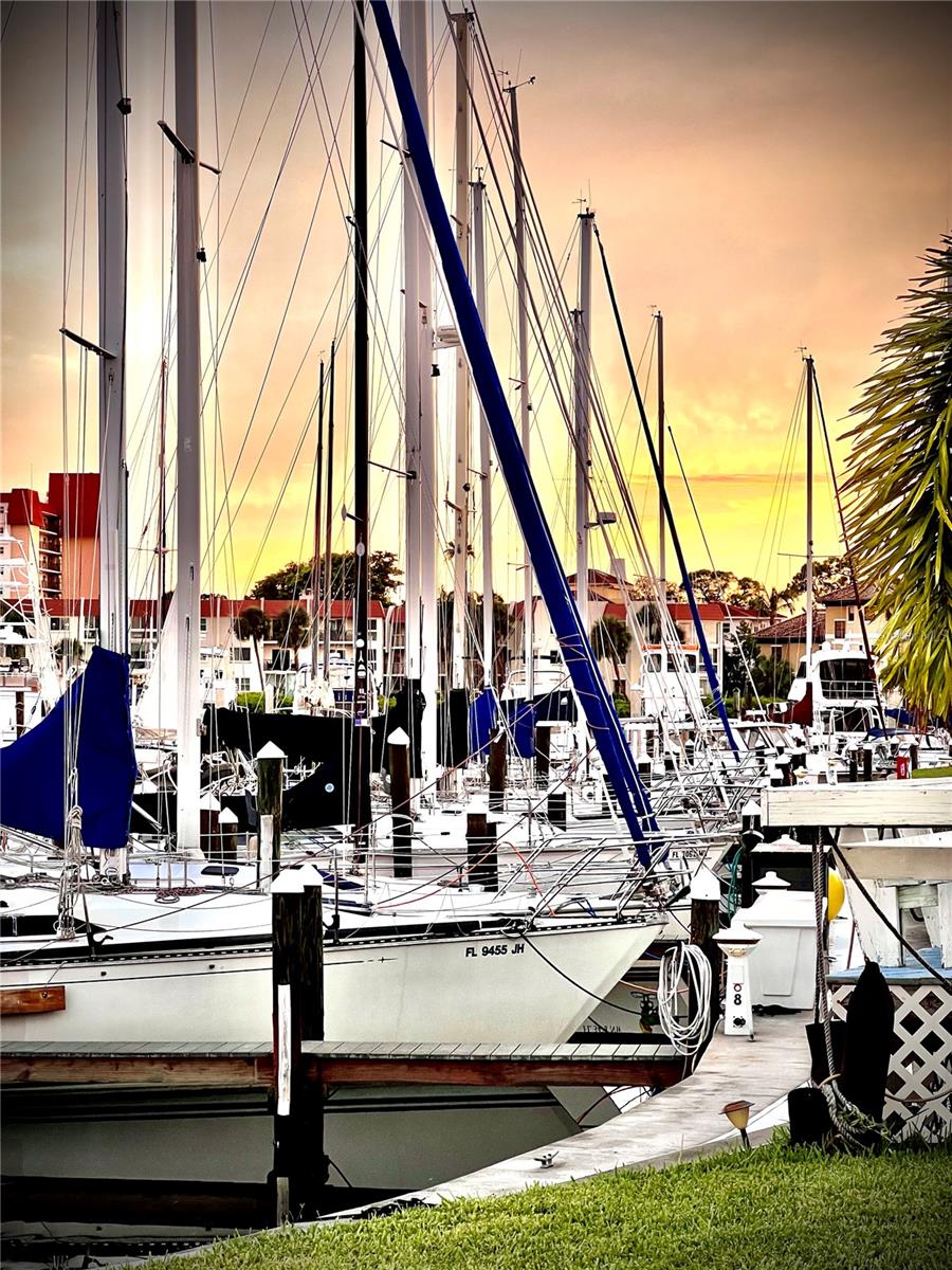 HARBOR LIGHTS MHP CO-OP - Residential