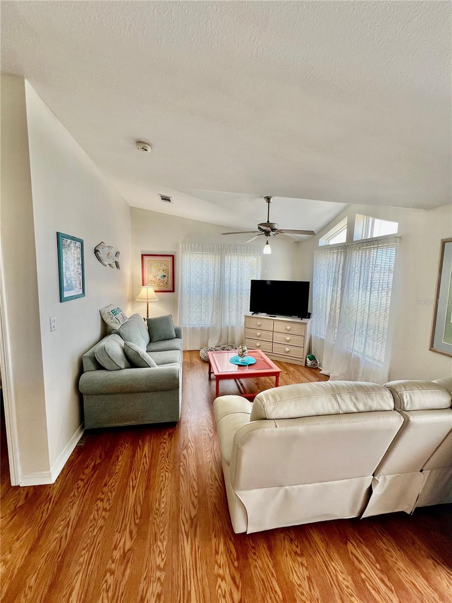 HARBOR LIGHTS MHP CO-OP - Residential