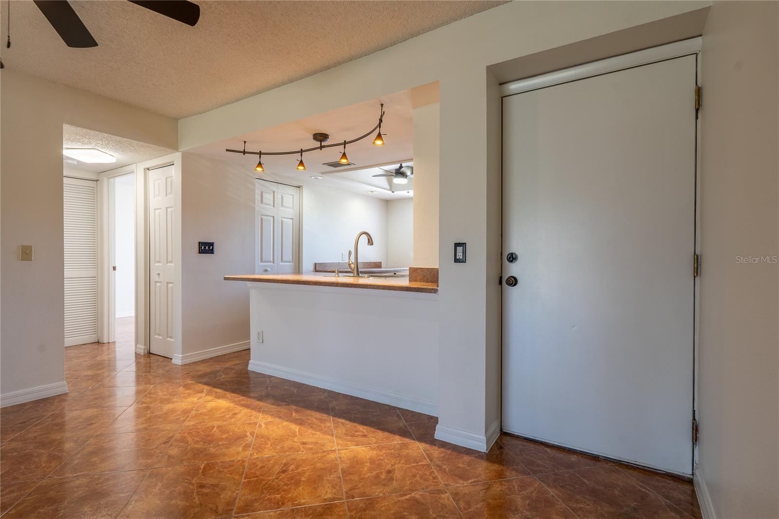 122 E CYPRESS COURT 22