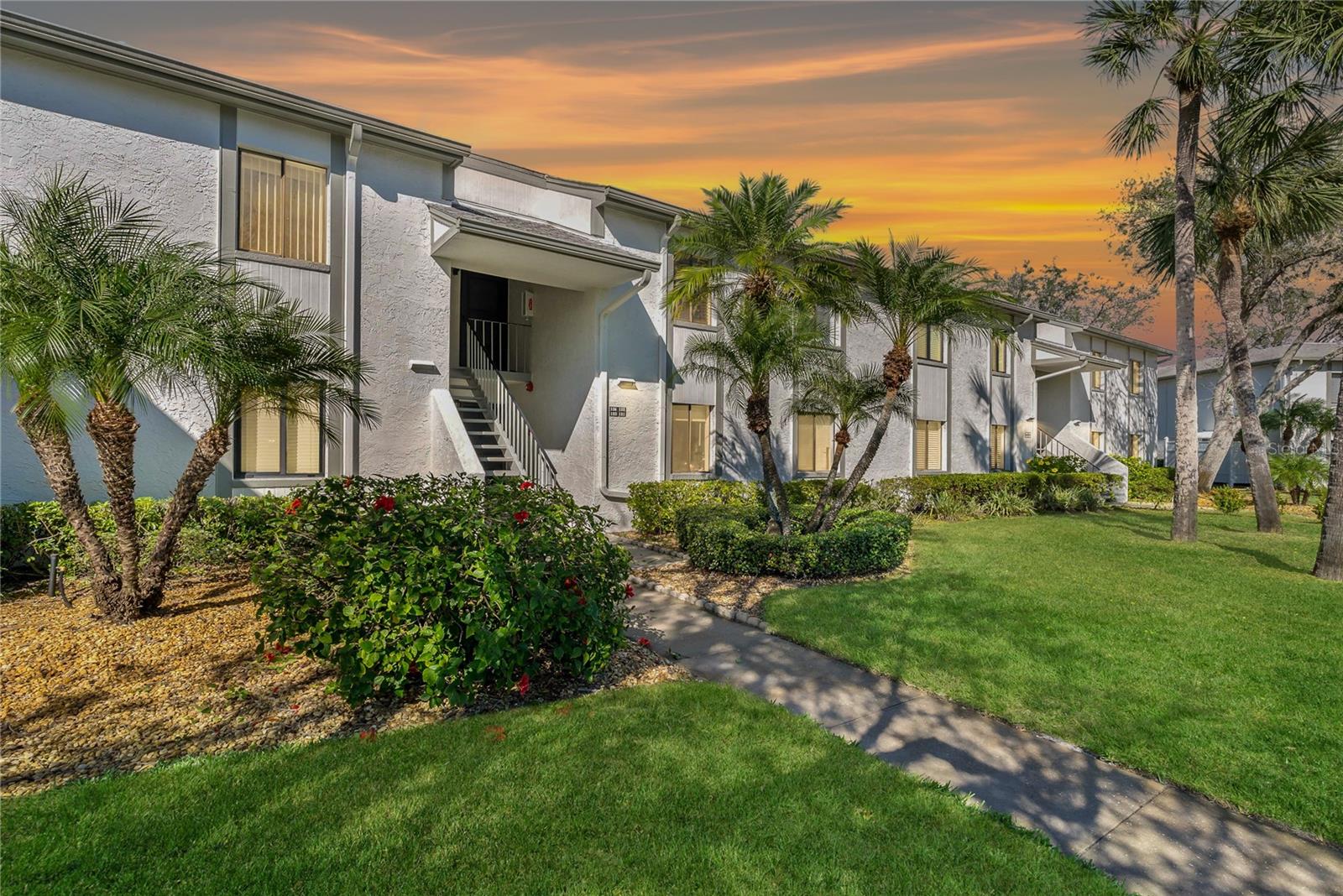 122 E CYPRESS COURT 22