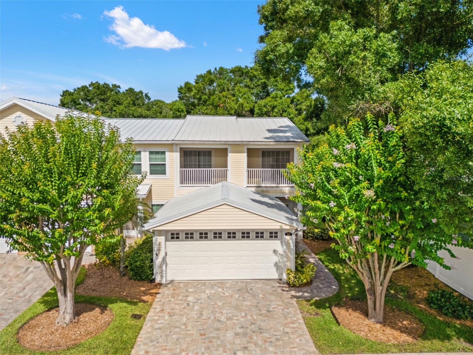 902 WOODBRIDGE COURT