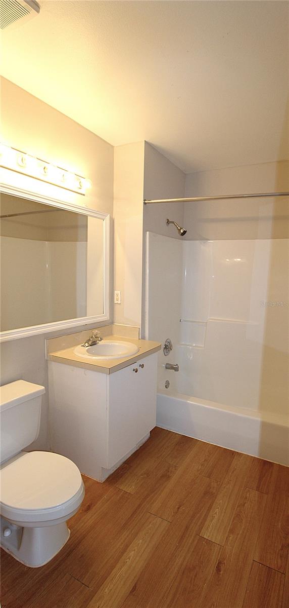GLENBROOKE - Residential Lease