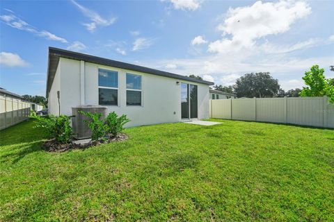 A home in PLANT CITY