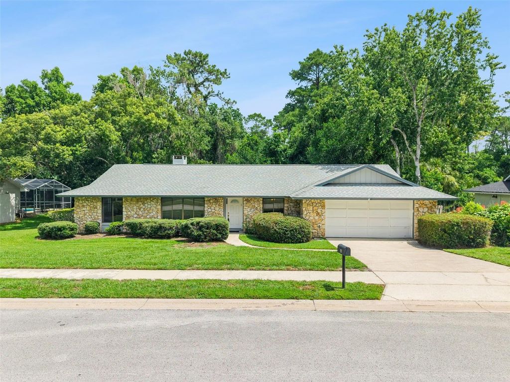 Photo of 211 Hickory Drive, Longwood, FL 32779 (MLS # O6424518)