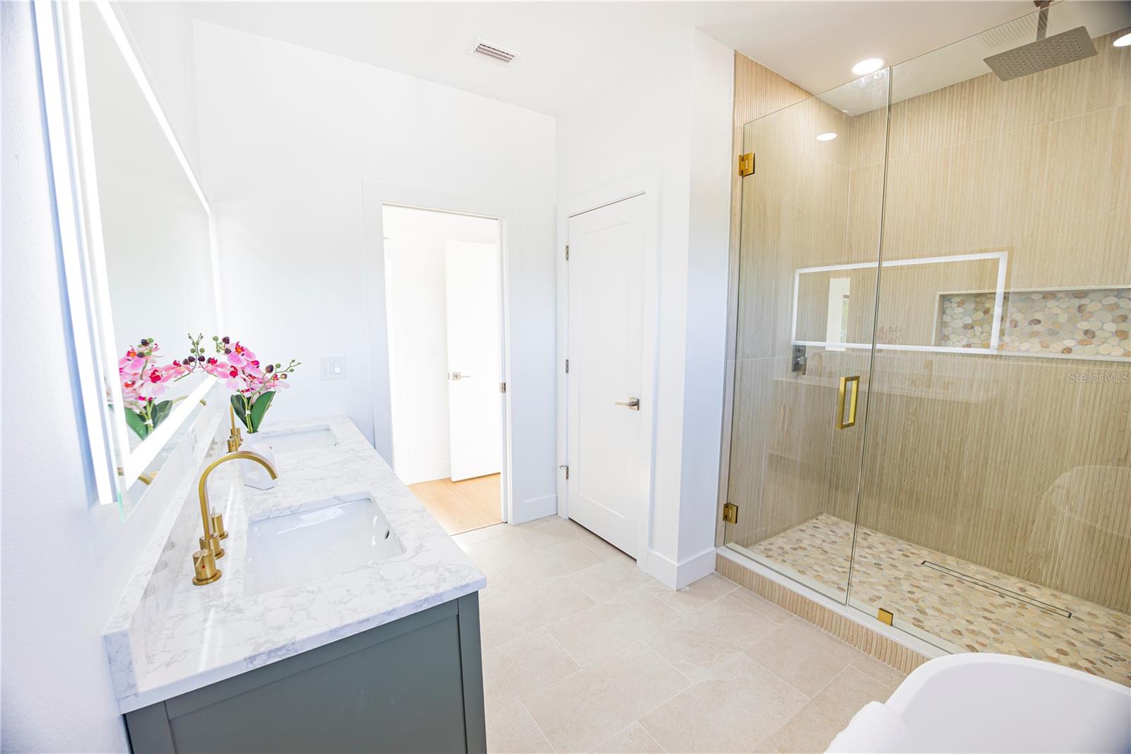 AVALON - Residential