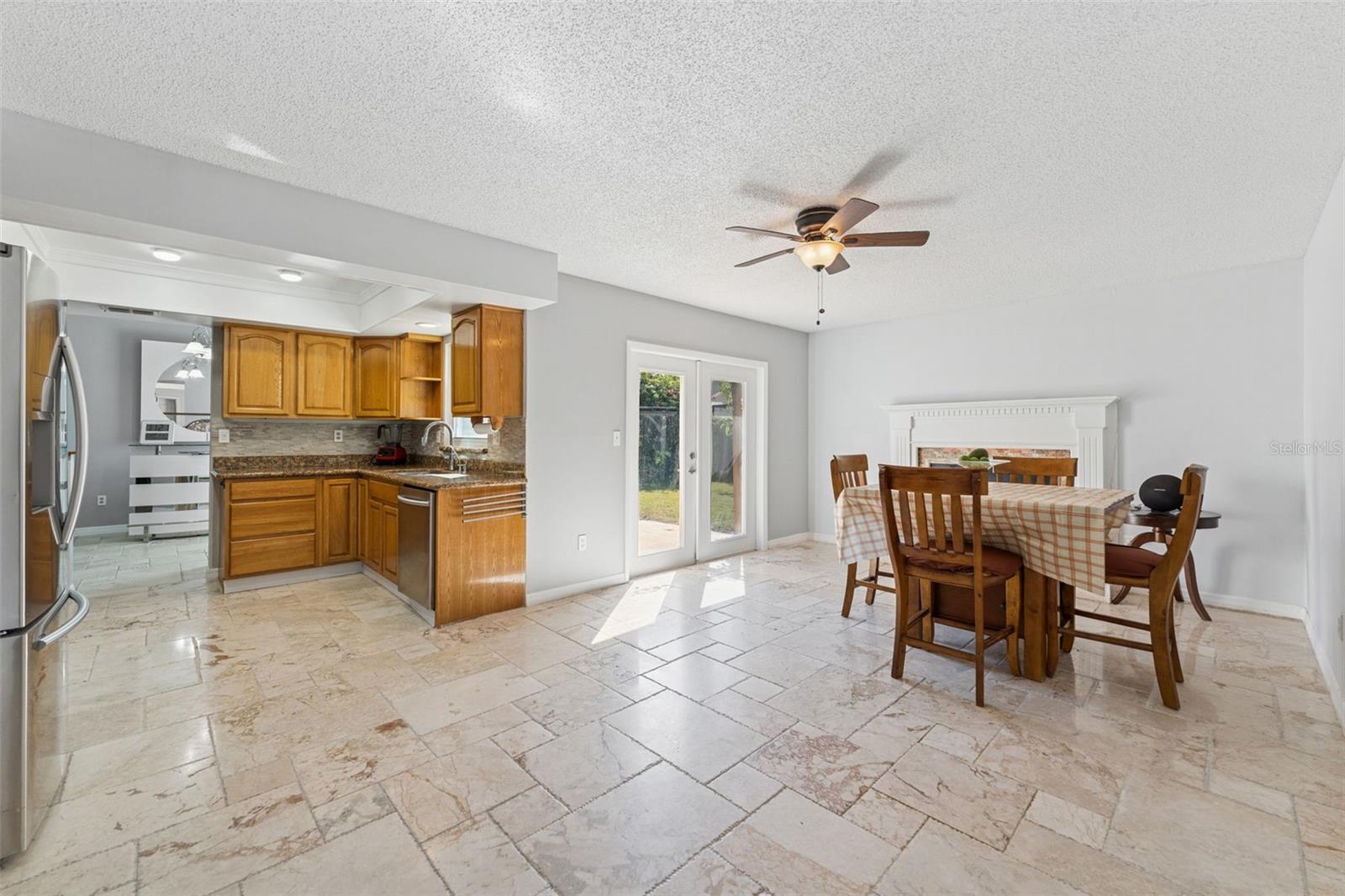 MANDARIN LAKES - Residential