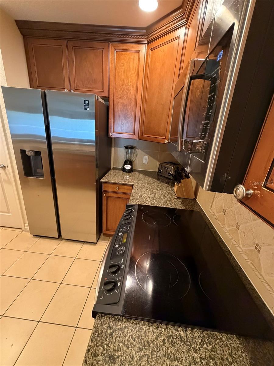 VILLAS AT REUNION SQUARE P3 CONDO - Residential