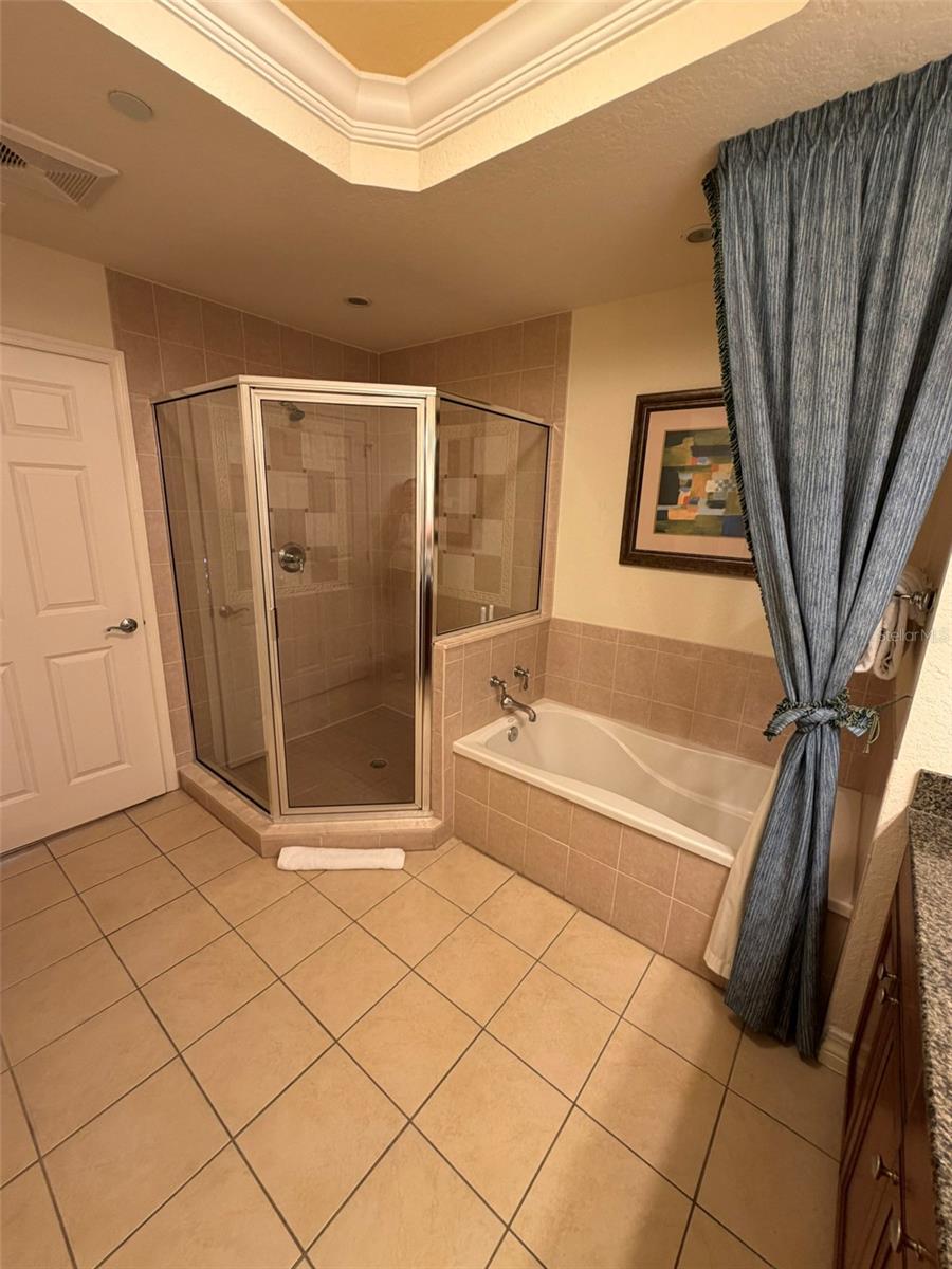 VILLAS AT REUNION SQUARE P3 CONDO - Residential