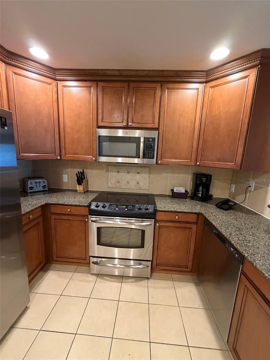 VILLAS AT REUNION SQUARE P3 CONDO - Residential