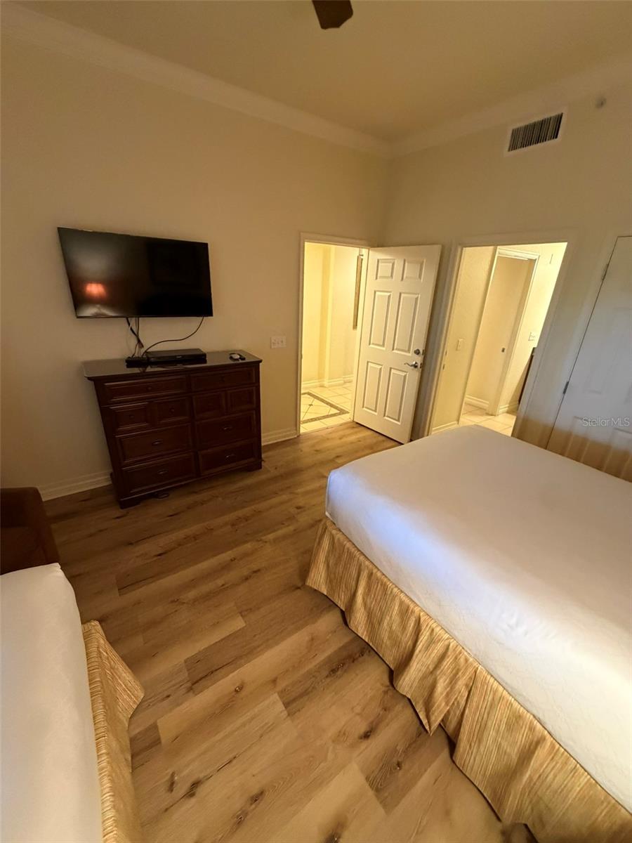 VILLAS AT REUNION SQUARE P3 CONDO - Residential