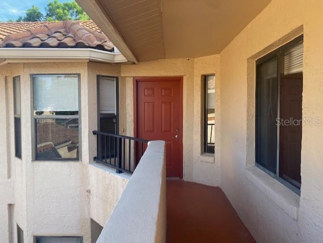 Dr Philips 2 bedroom 2 bath 2nd Floor Condominium with 1 car garage Minutes away from Universal Studios, I-4, your shopping plazas and restaurants located on International drive. The community itself is private with plenty of trees, Onsite amenities include a clubhouse, fitness center, swimming pool, hydro spa, lighted tennis and basketball court. Square footage includes garage and balcony