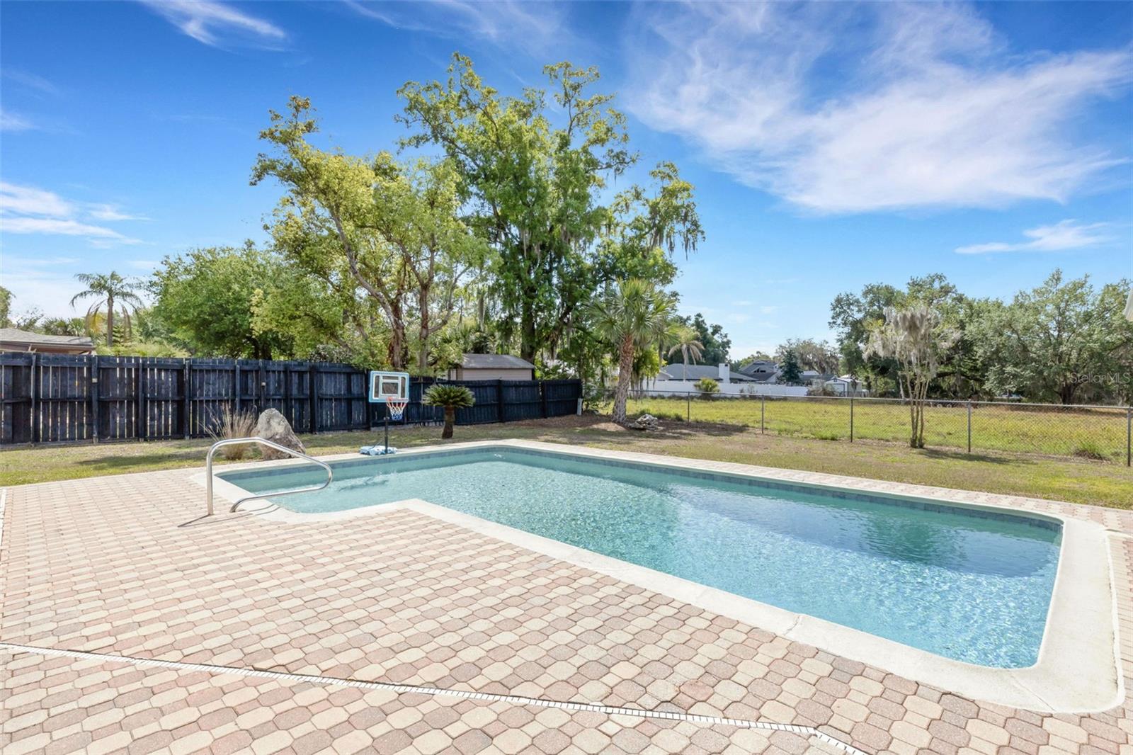 CHRISTINA WOODS PH 06 - Residential