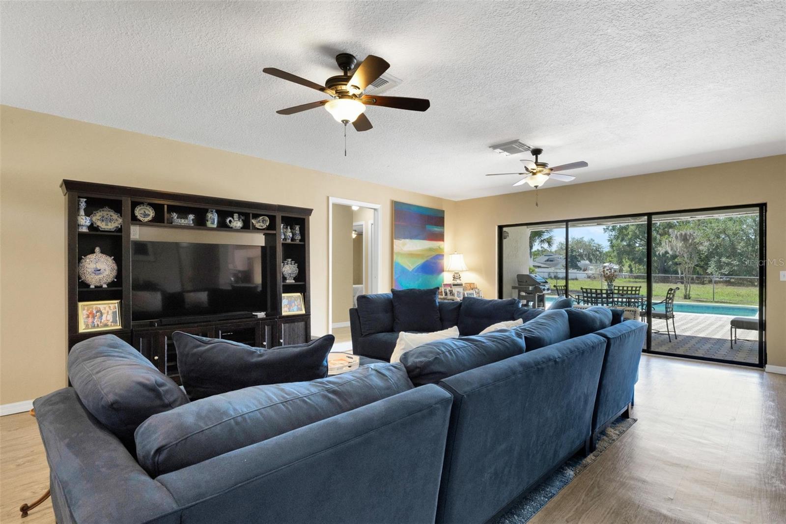 CHRISTINA WOODS PH 06 - Residential