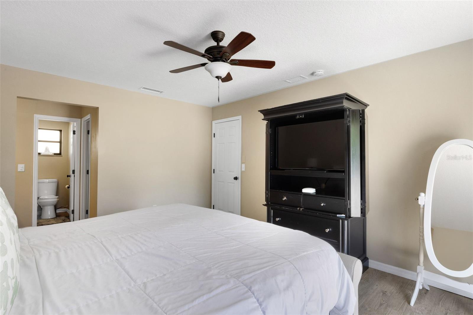 CHRISTINA WOODS PH 06 - Residential