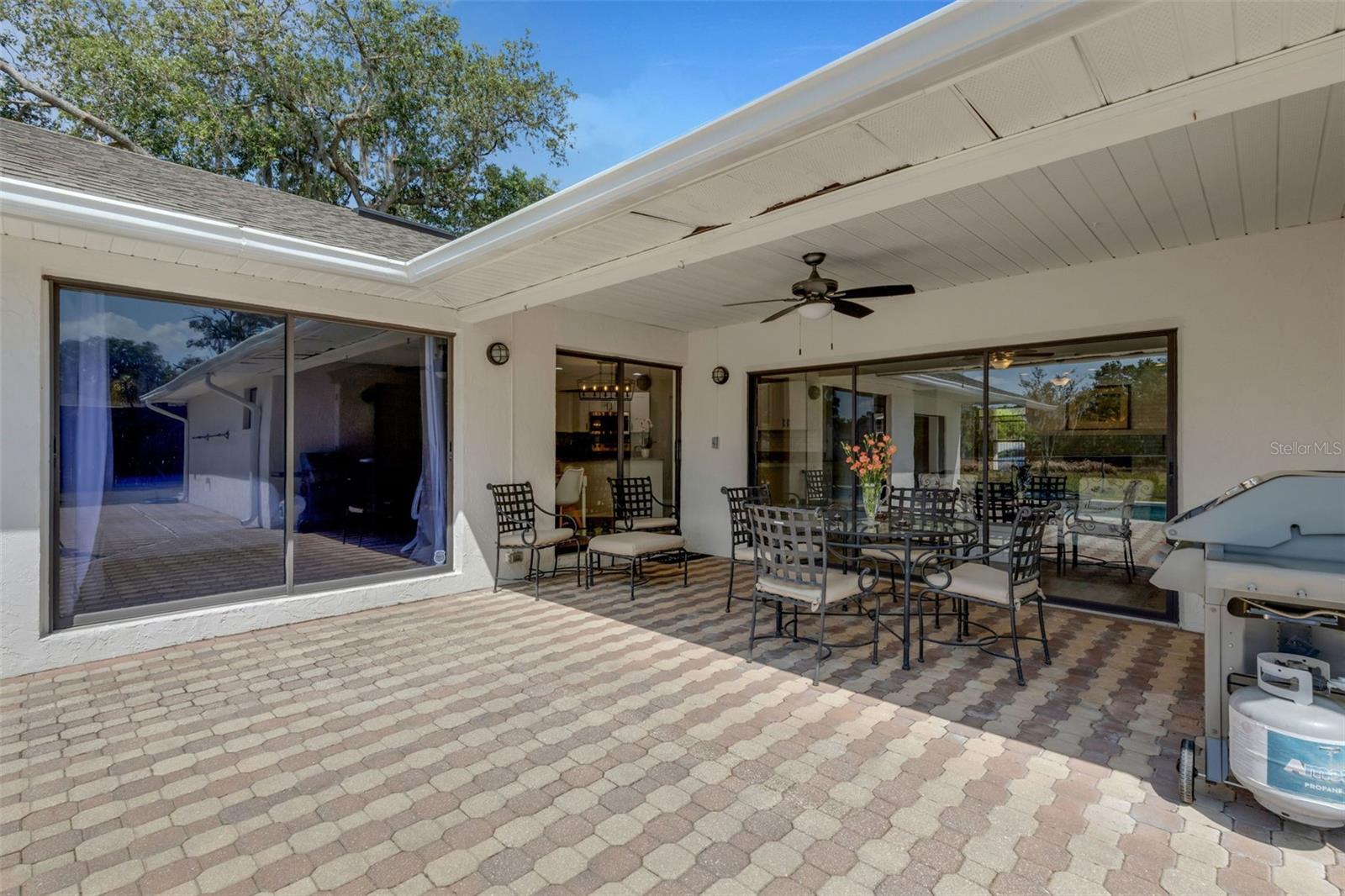 CHRISTINA WOODS PH 06 - Residential