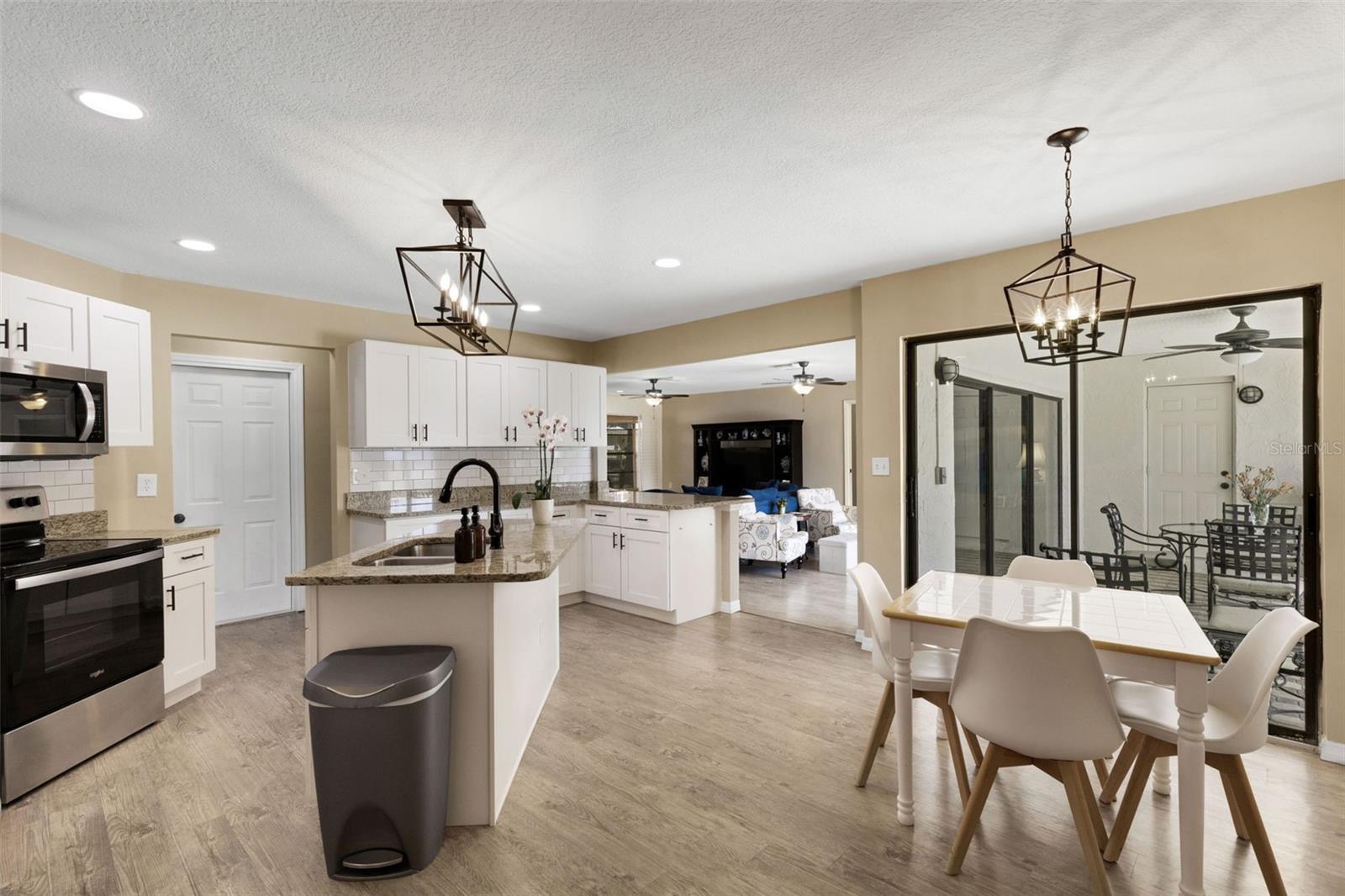 CHRISTINA WOODS PH 06 - Residential