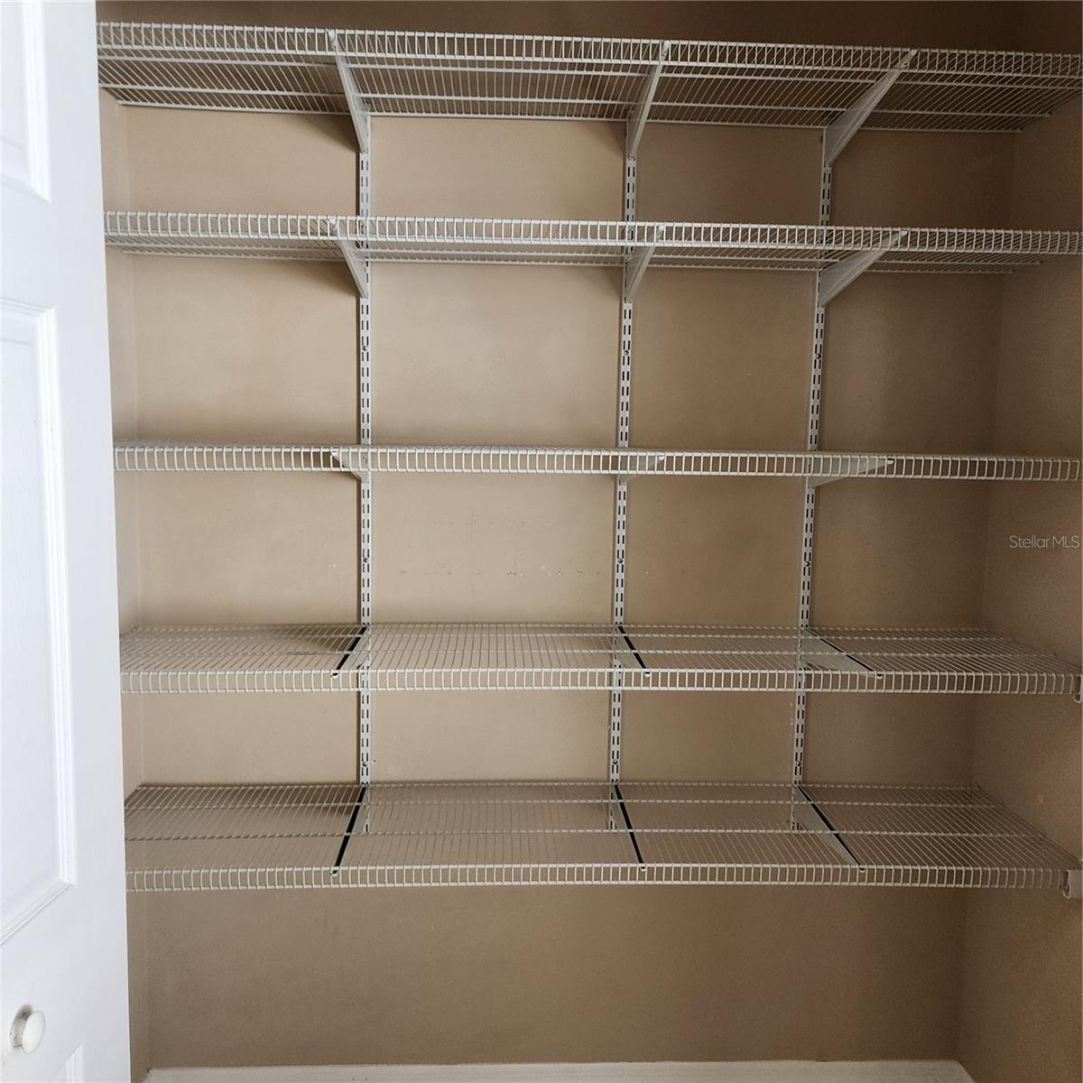 RIVERGATE PH 02 - Residential