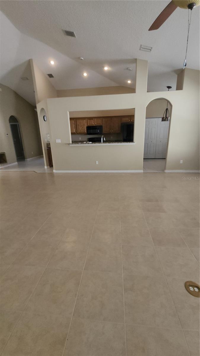 RIVERGATE PH 02 - Residential