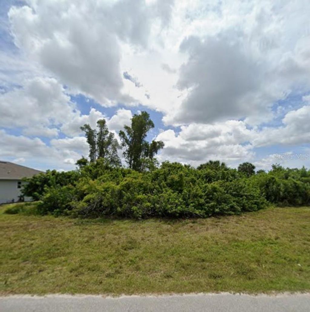 Photo of 172 Spring Drive, Rotonda West, FL 33947 (MLS # C7516336)