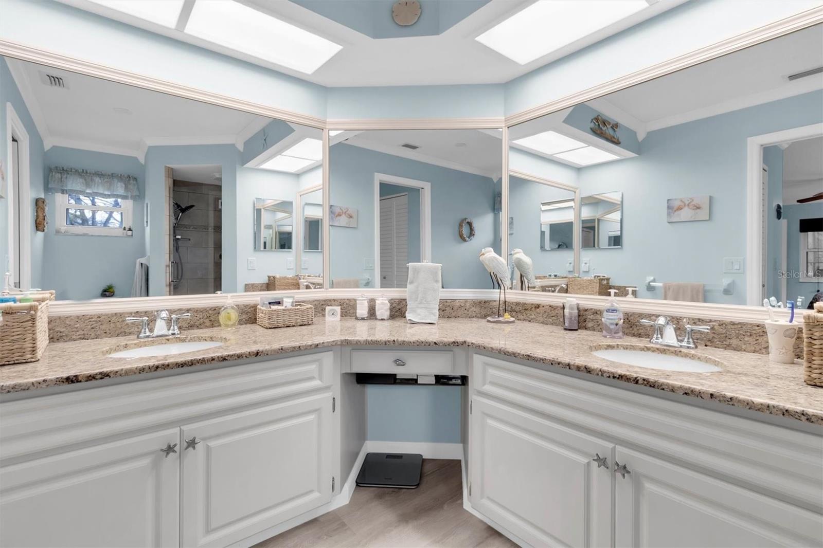 HERITAGE LAKE - Residential