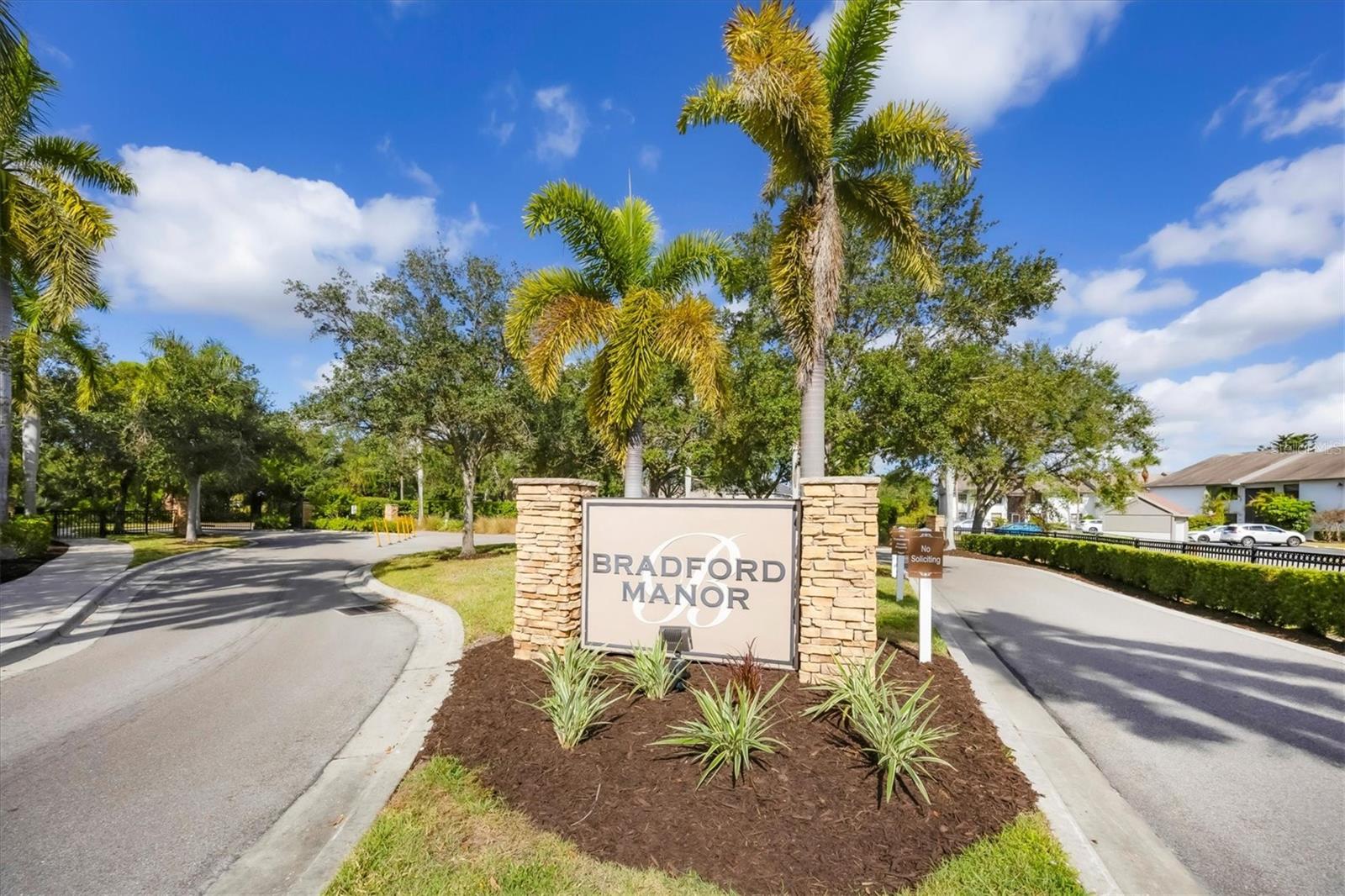 BRADFORD MANOR TWNHMS - Residential