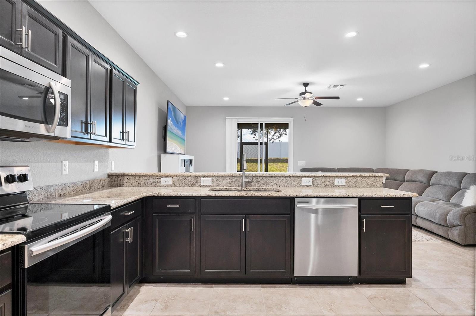 BRADFORD MANOR TWNHMS - Residential