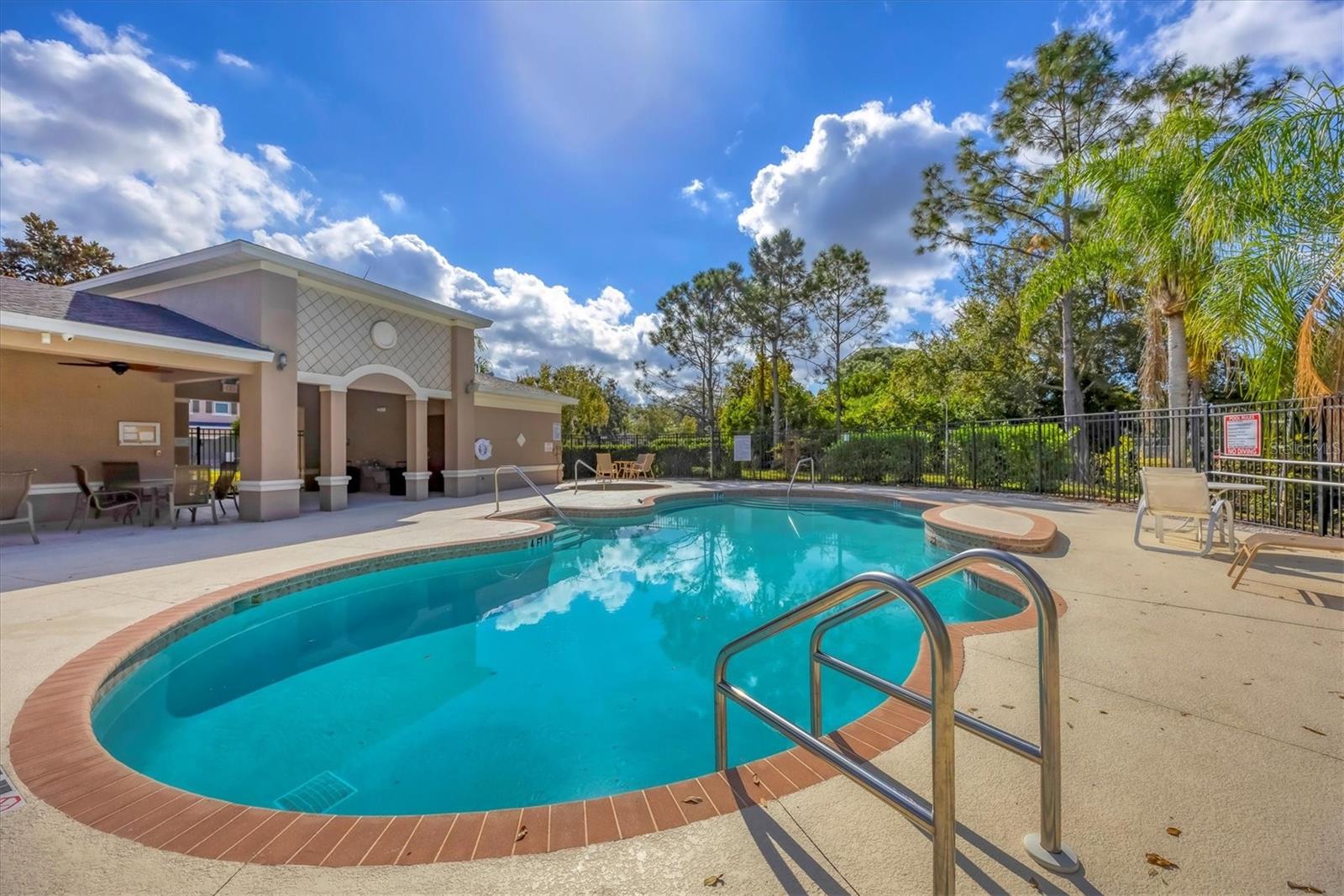 BRADFORD MANOR TWNHMS - Residential