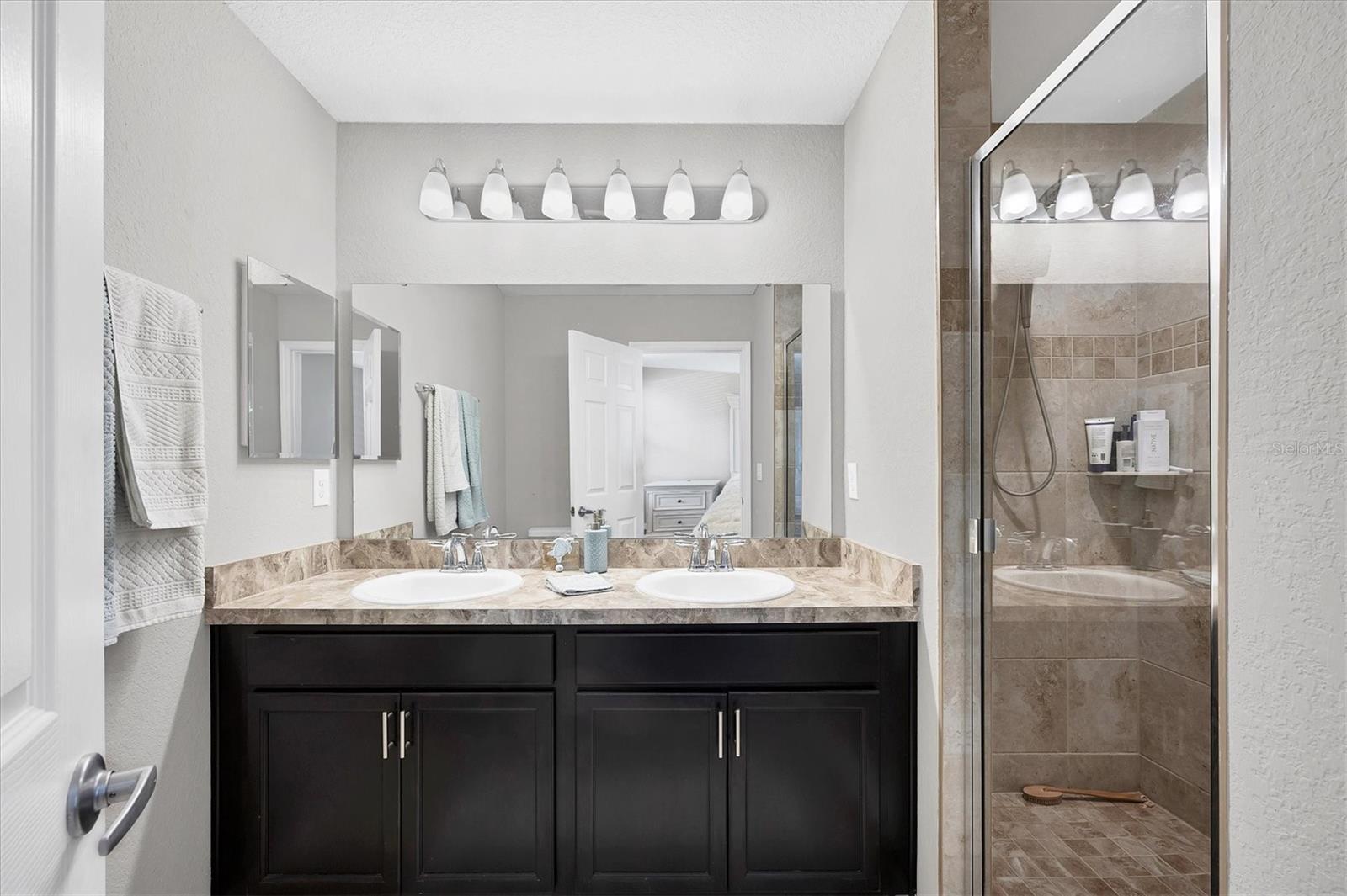 BRADFORD MANOR TWNHMS - Residential