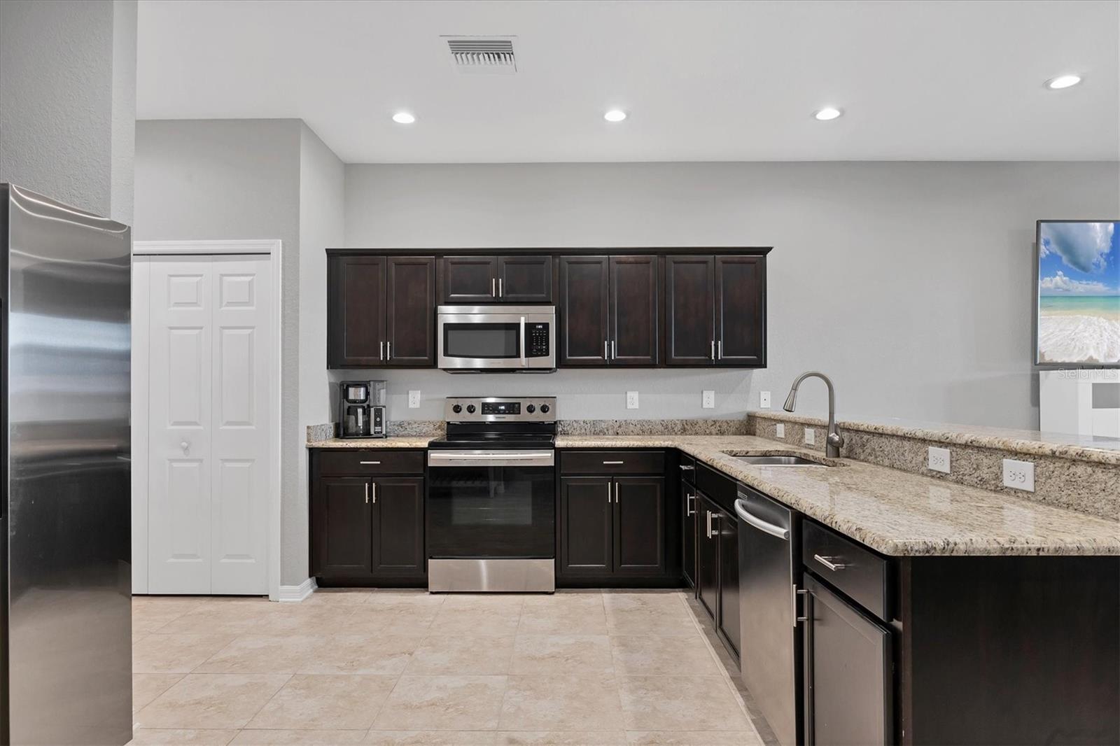 BRADFORD MANOR TWNHMS - Residential