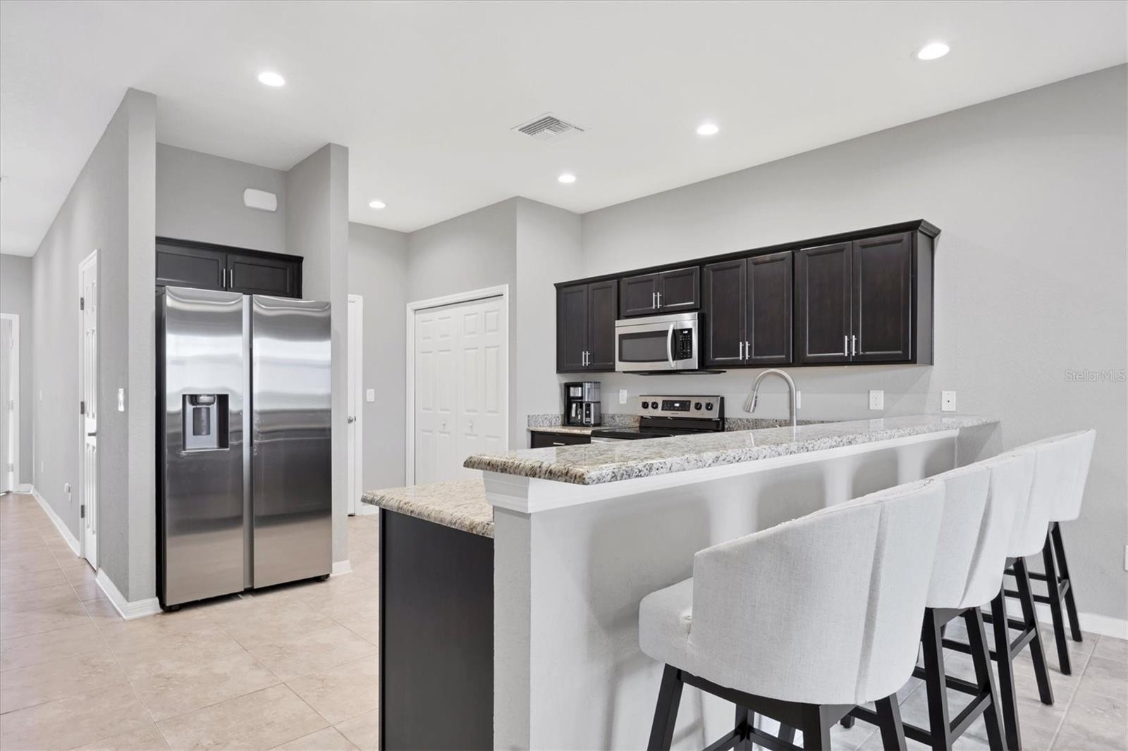 BRADFORD MANOR TWNHMS - Residential