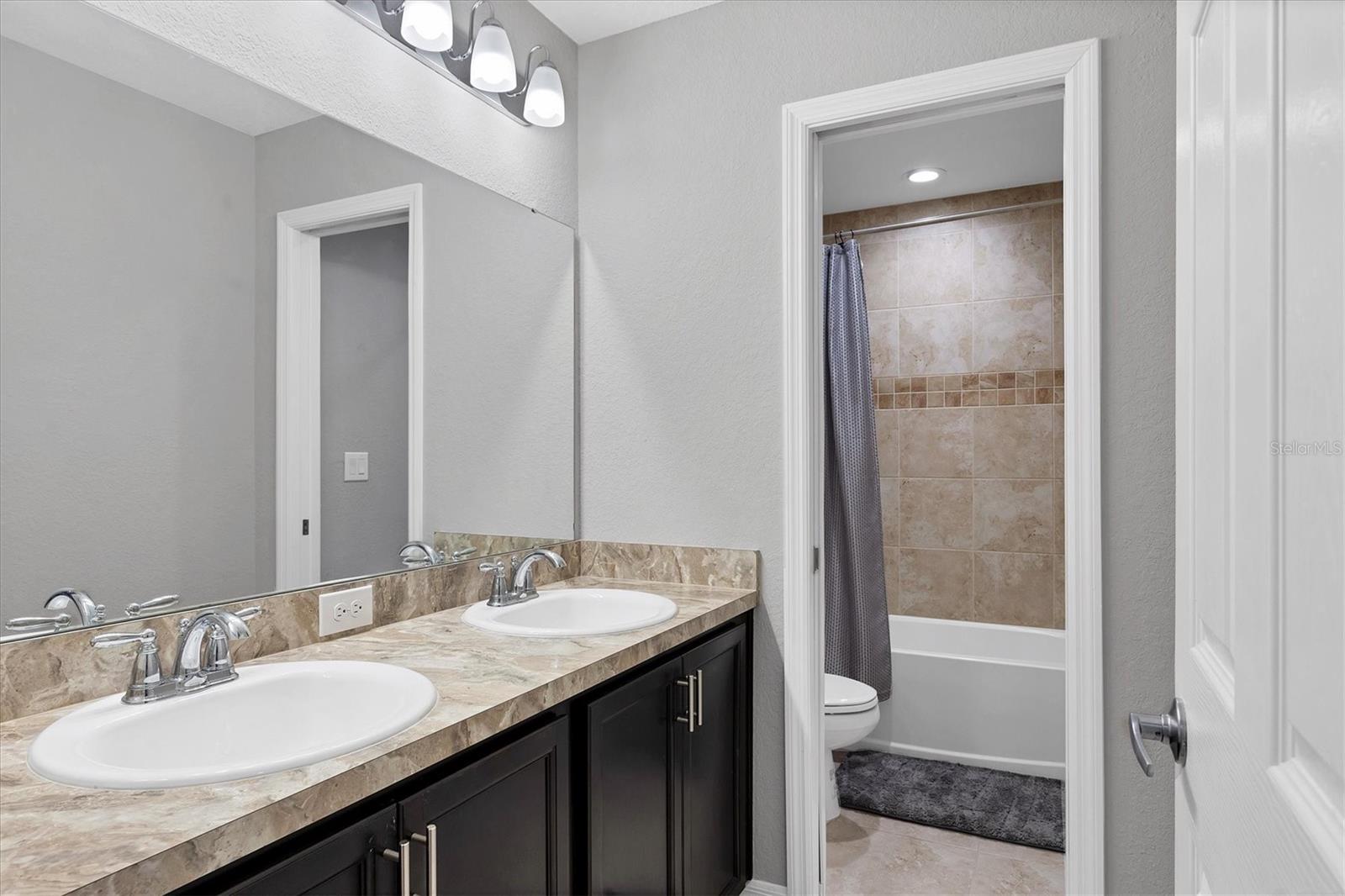 BRADFORD MANOR TWNHMS - Residential