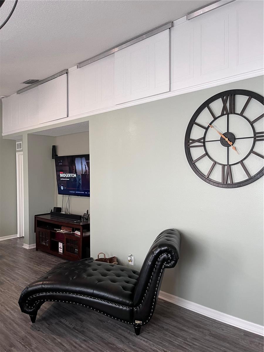 THOUSAND OAKS MULTI FAMILY - Residential