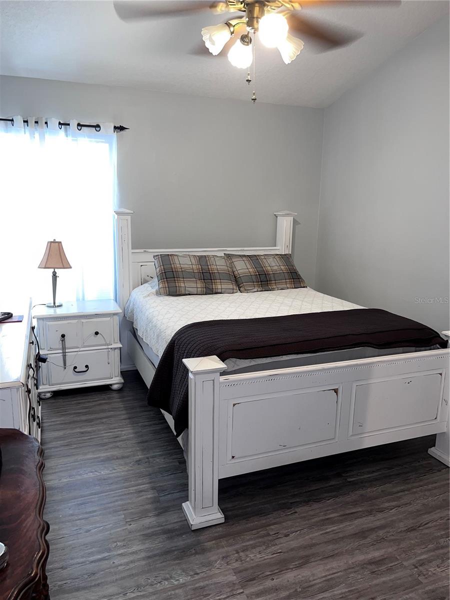 THOUSAND OAKS MULTI FAMILY - Residential