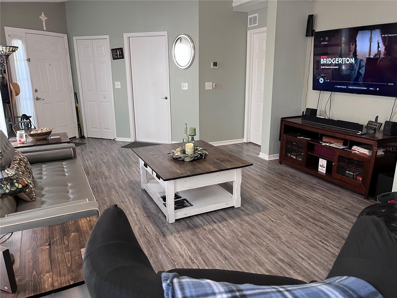 THOUSAND OAKS MULTI FAMILY - Residential