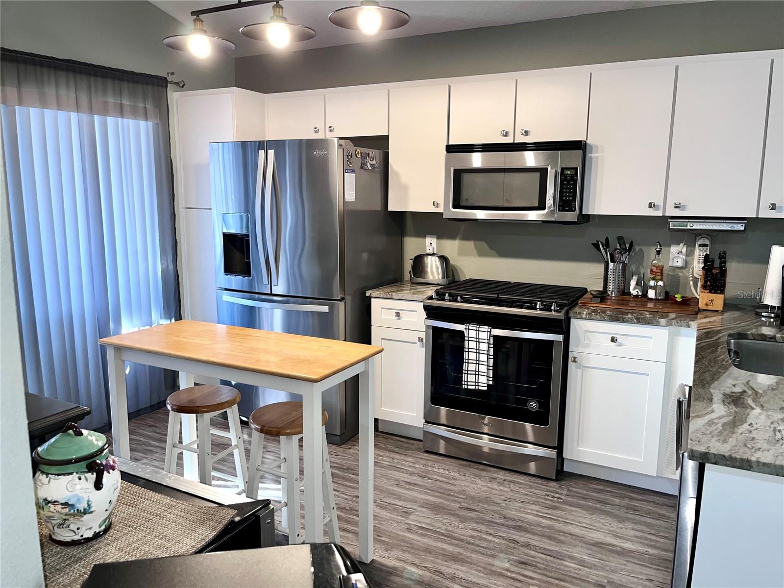 THOUSAND OAKS MULTI FAMILY - Residential