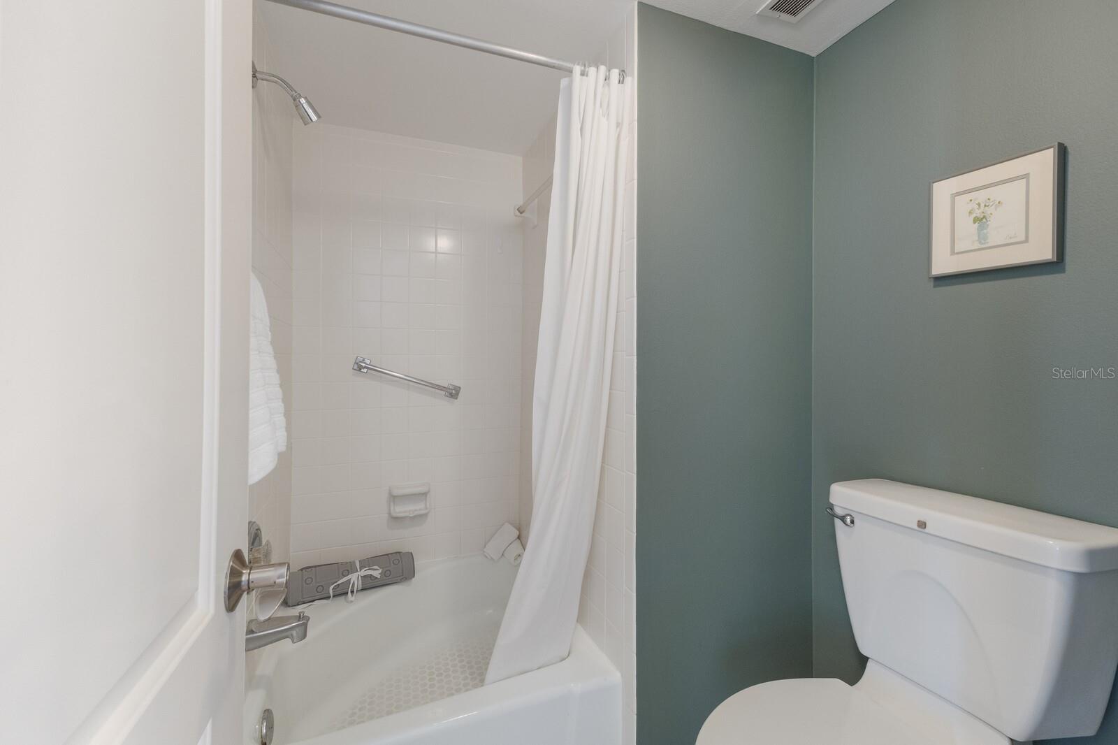 MARTINIQUE APTS NORTH - Residential