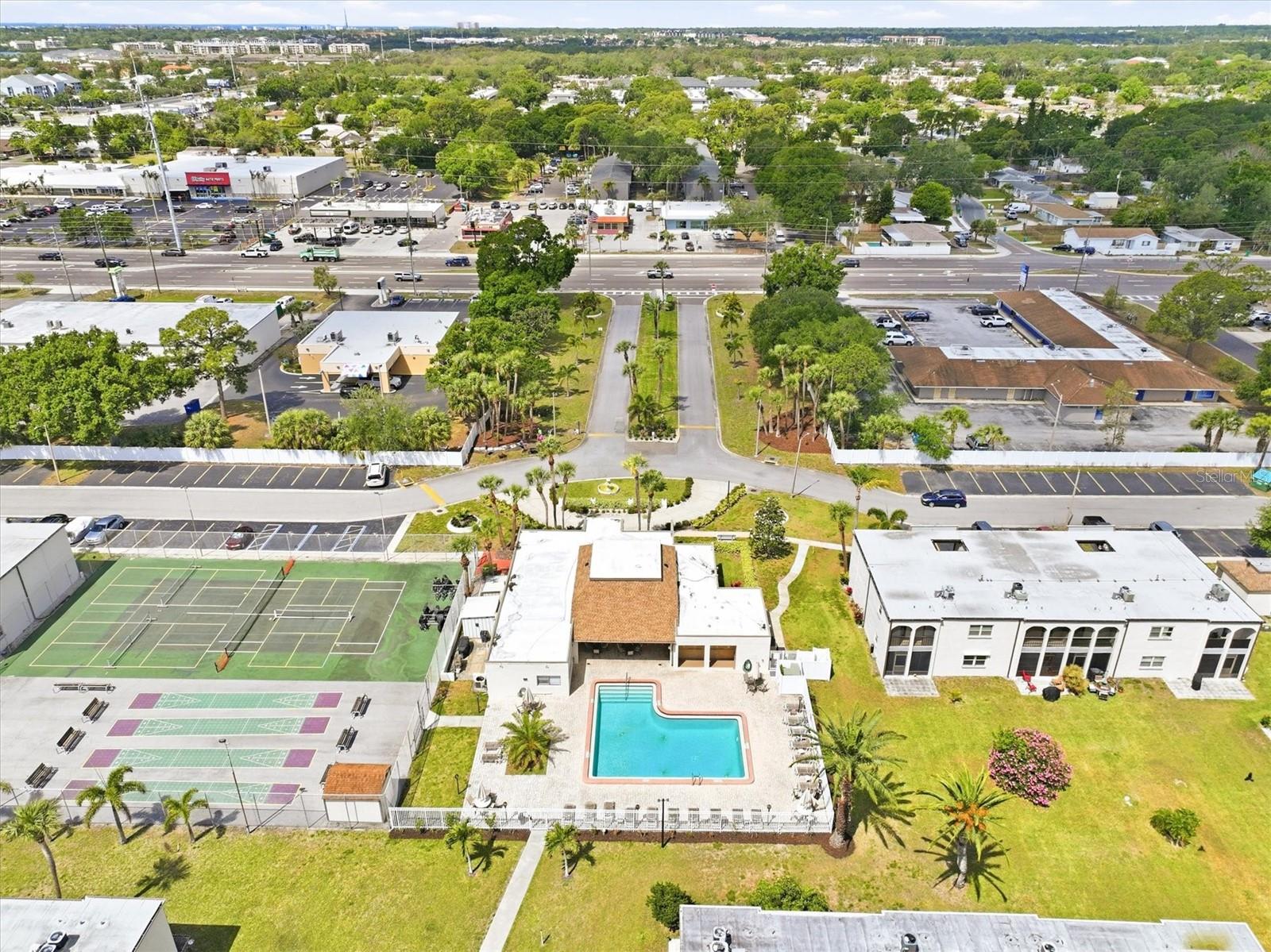 BOULEVARD CLUB THE CONDO - Residential