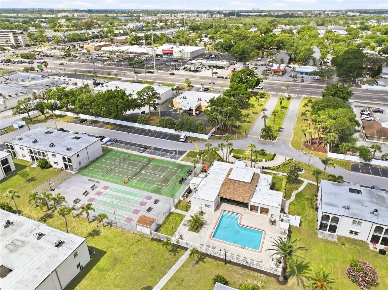 BOULEVARD CLUB THE CONDO - Residential