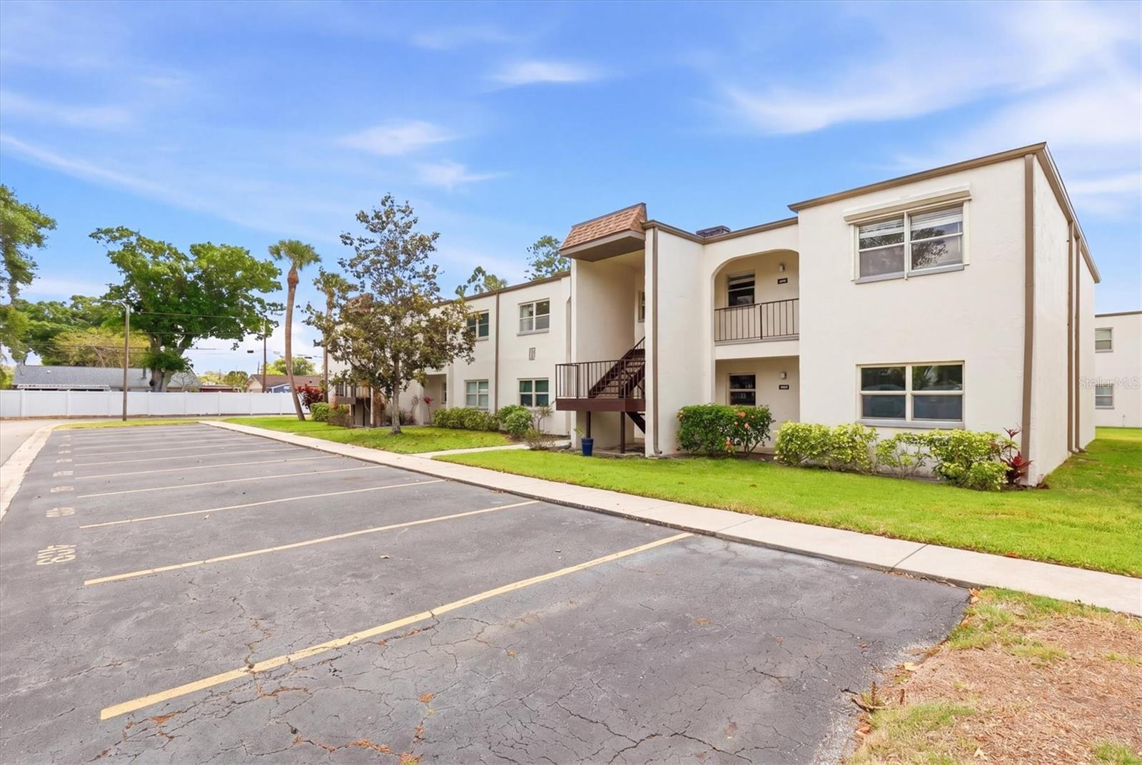 BOULEVARD CLUB THE CONDO - Residential