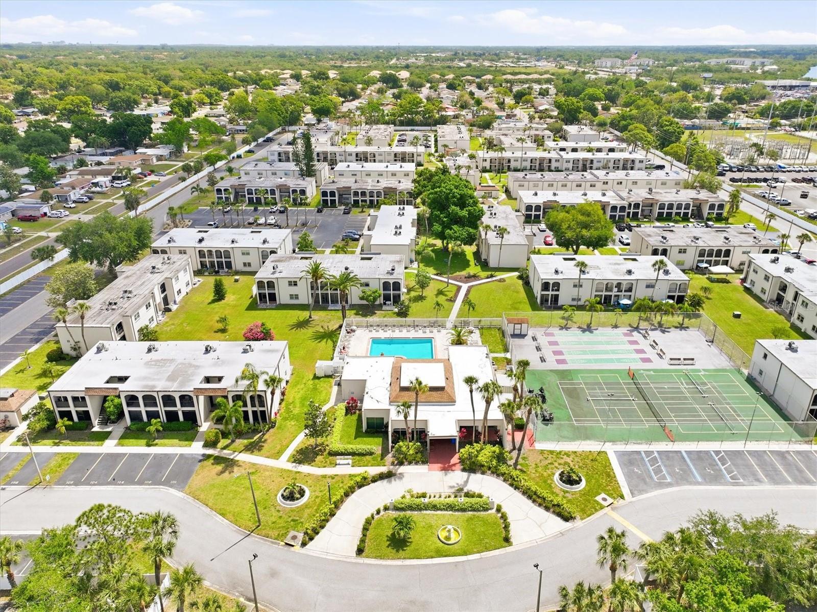 BOULEVARD CLUB THE CONDO - Residential