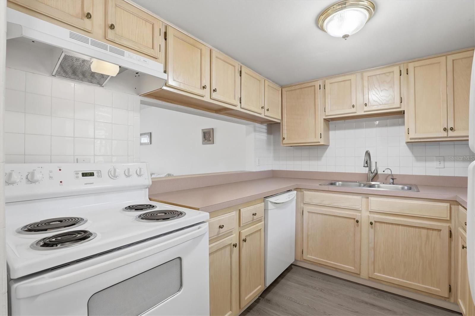 BOULEVARD CLUB THE CONDO - Residential