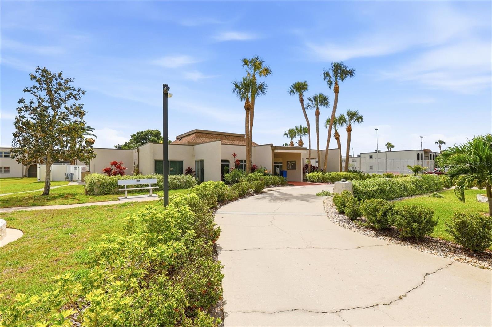 BOULEVARD CLUB THE CONDO - Residential