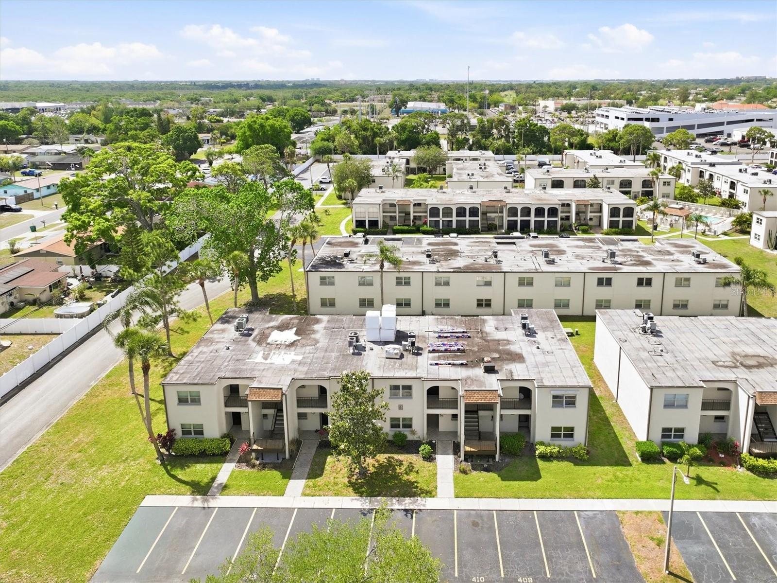 BOULEVARD CLUB THE CONDO - Residential