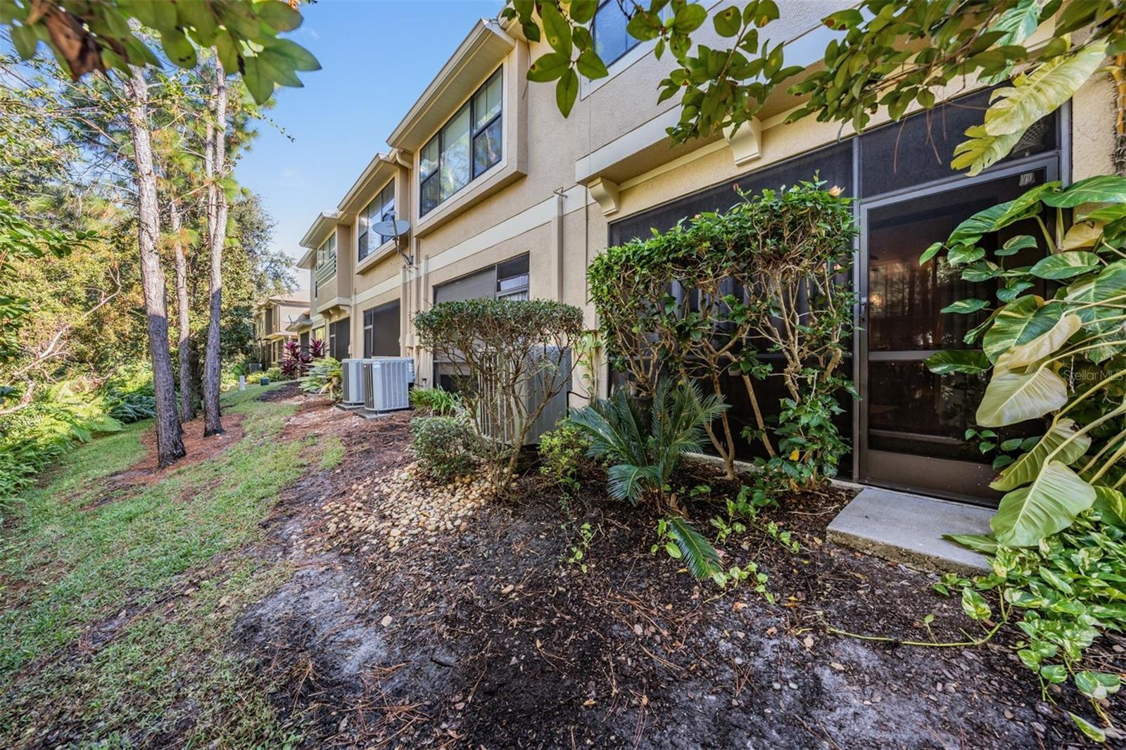 BAY ISLES TWNHMS - Residential