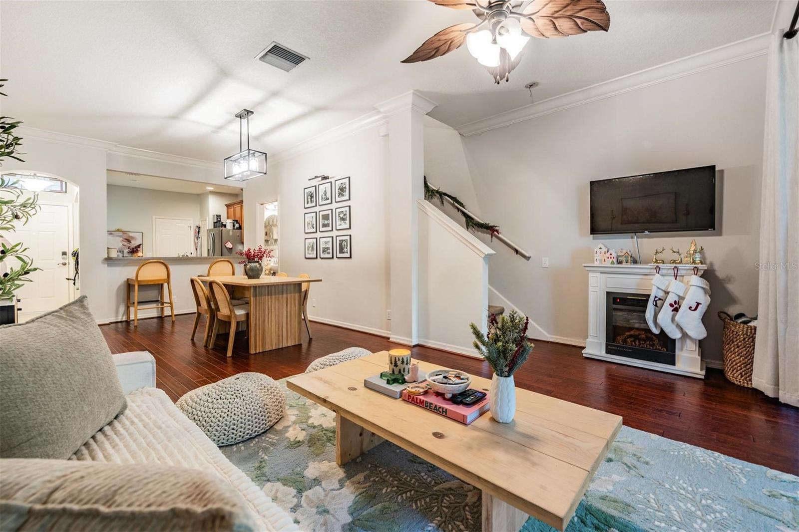 BAY ISLES TWNHMS - Residential