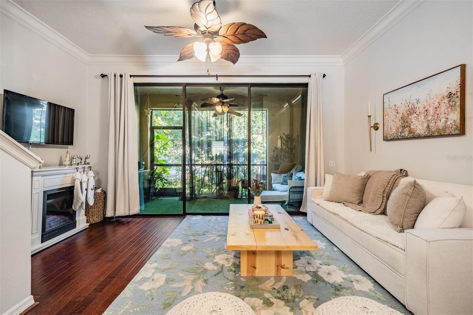 BAY ISLES TWNHMS - Residential