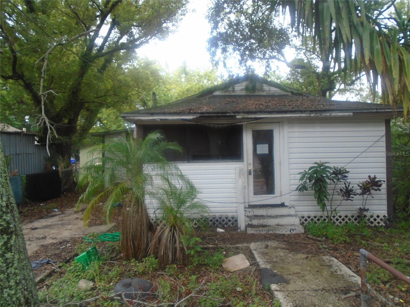This fixer upper can be your next investment. Home is located in popular Belmont Heights. Can be a great flip opportunity or your next rental. Bring your offers today!