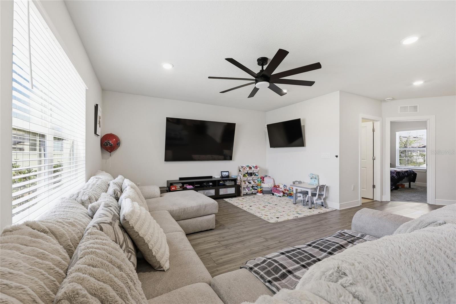 RIVERSTONE PH 1 - Residential
