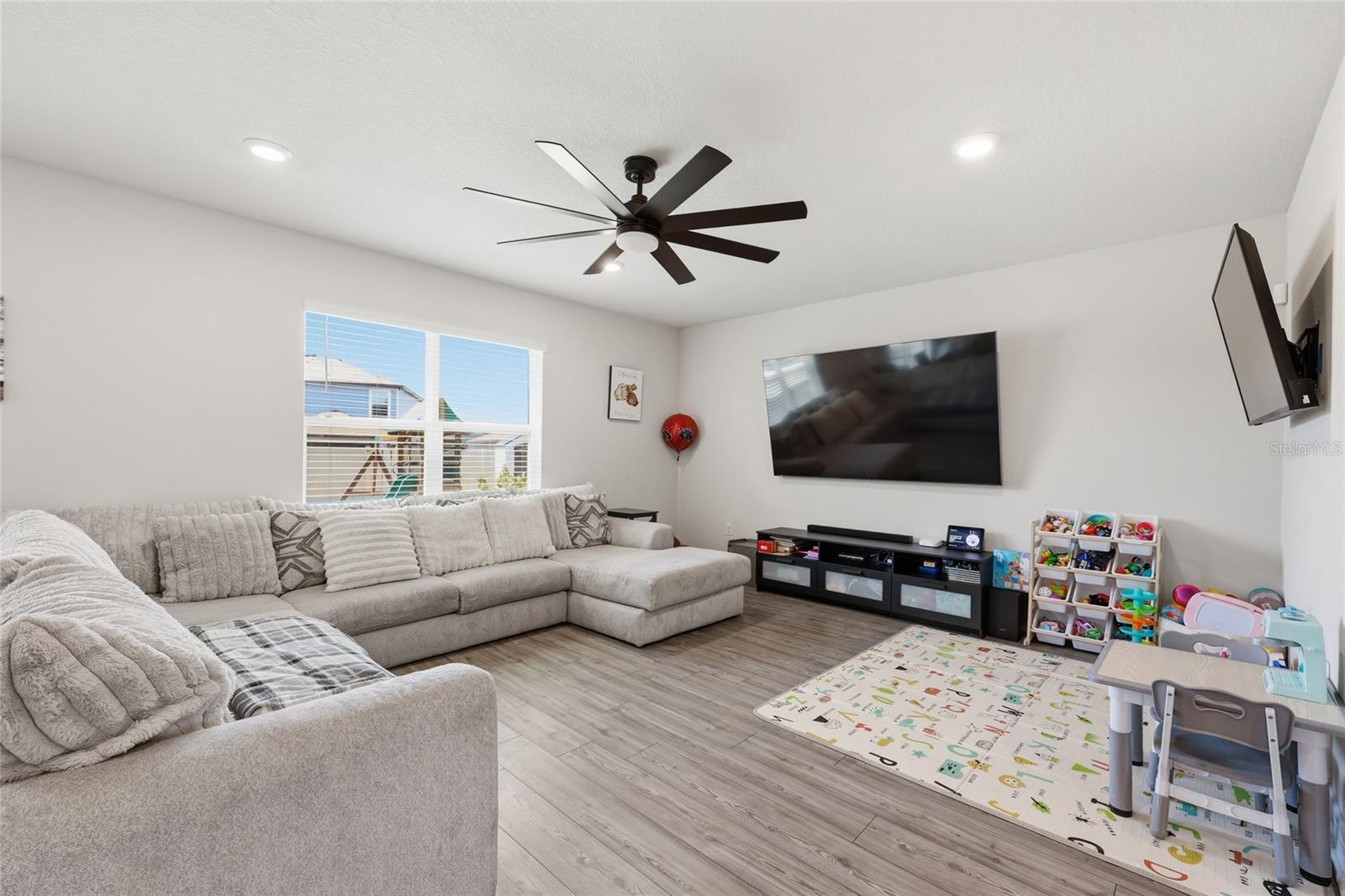 RIVERSTONE PH 1 - Residential